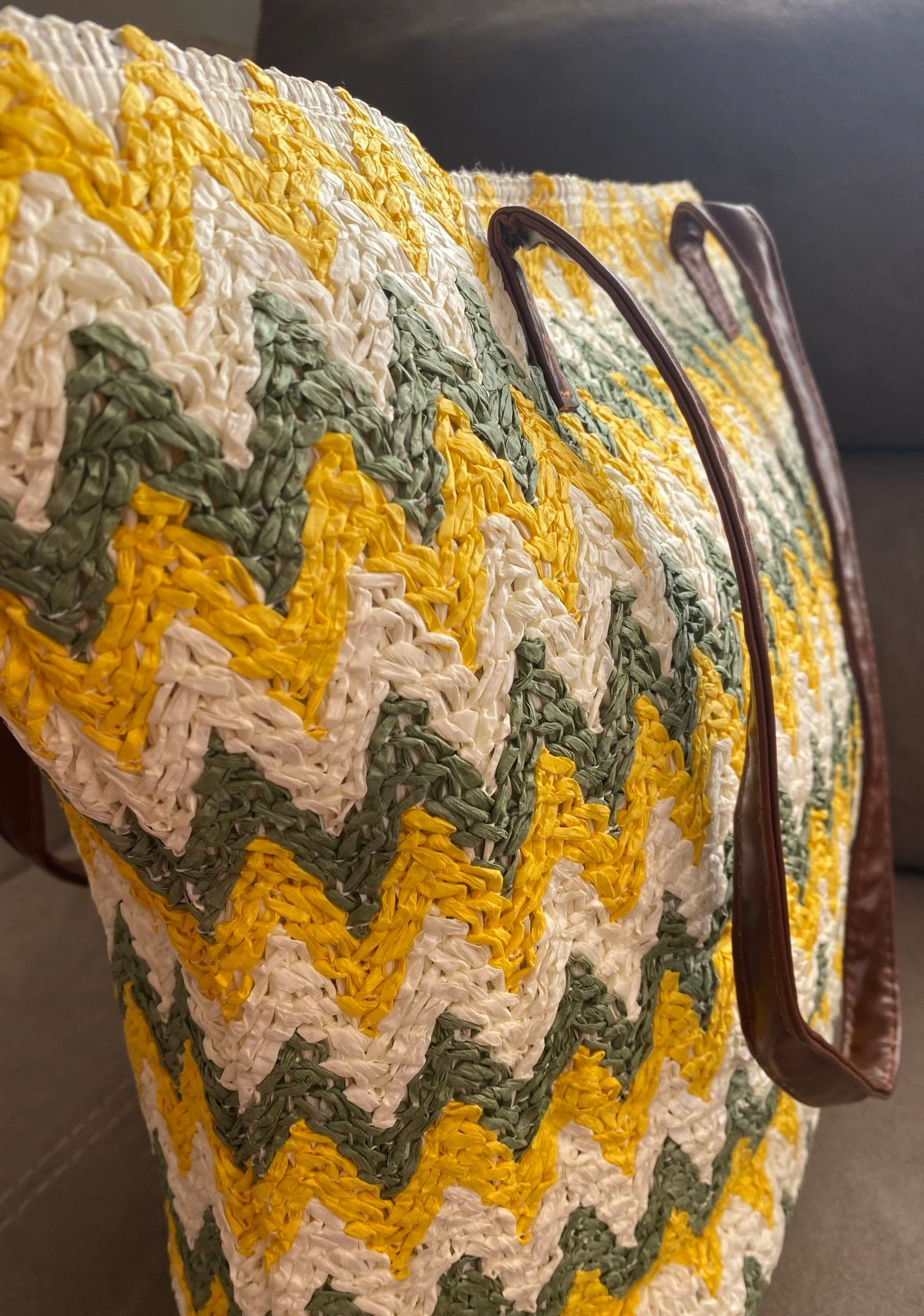 Grote schouder tas van veelkleurige raffia – photo 4